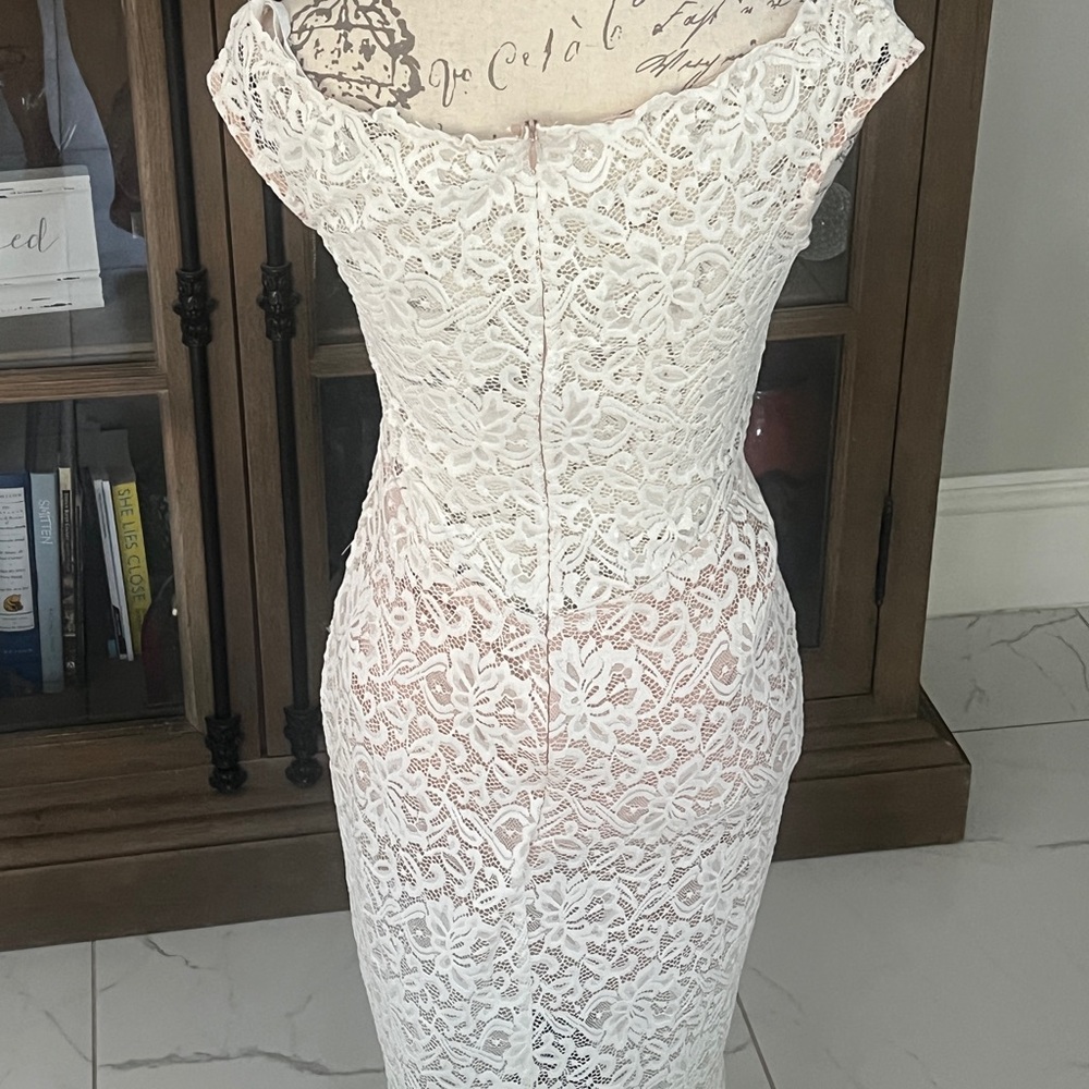 Chic White Lace Dress - Picture 2 of 8